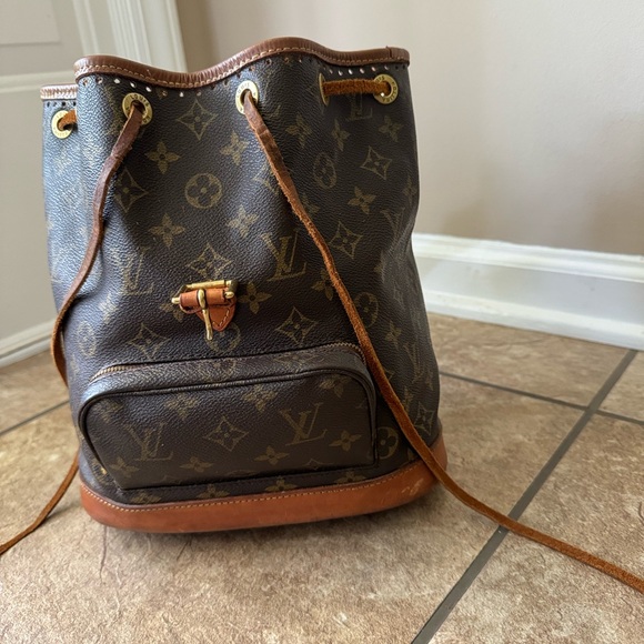 Authentic Louis Vuitton Montsouris MM Backpack/Project Bag - Picture 2 of 8